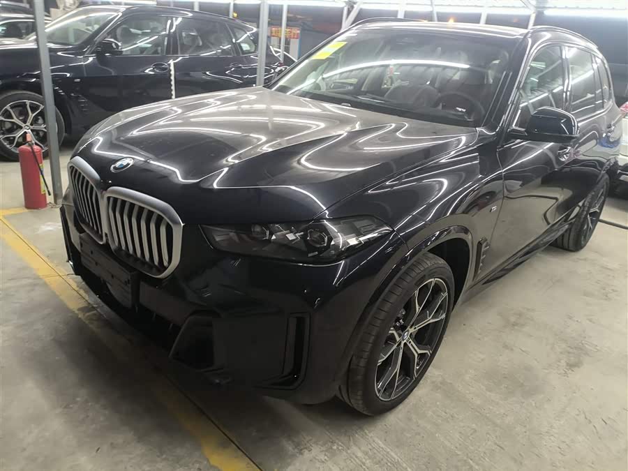 BMW X5 2025 xDrive 30Li M Sport Shadow Edition