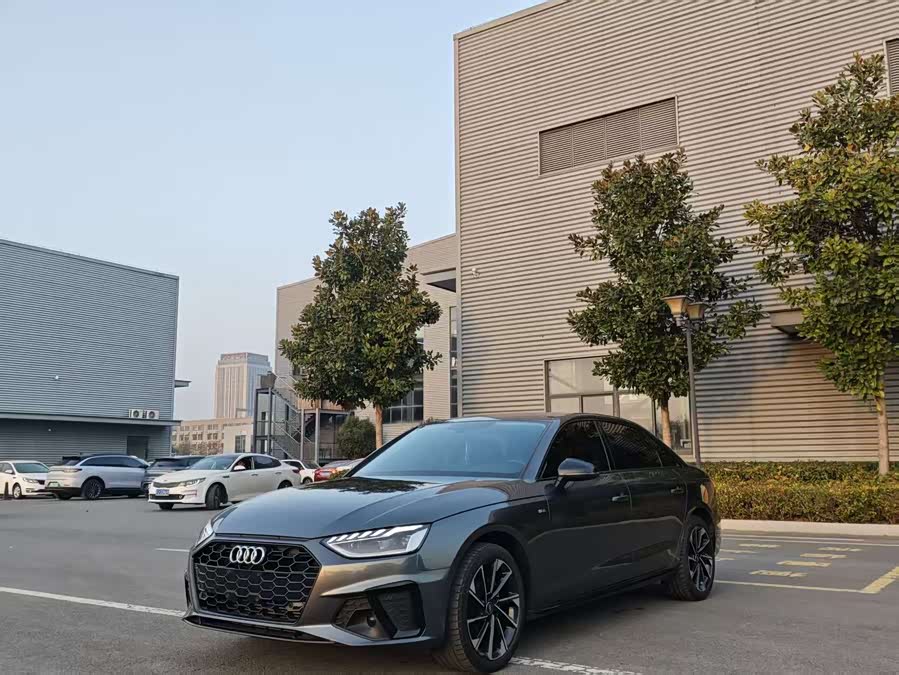 Audi A4L 2022 40 TFSI Luxury Dynamic