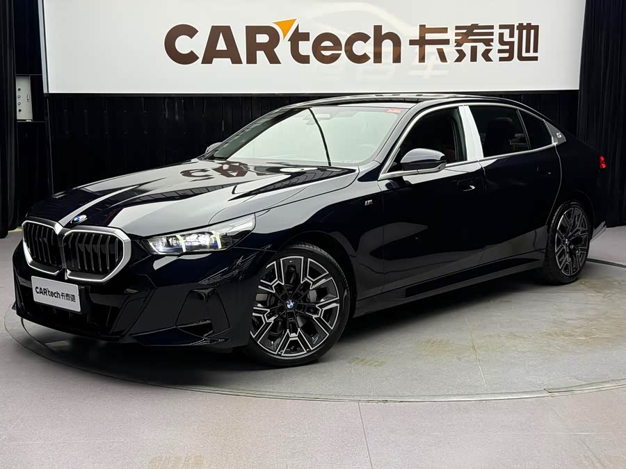 2025 BMW 5 Series 530Li Luxury M Sport Package