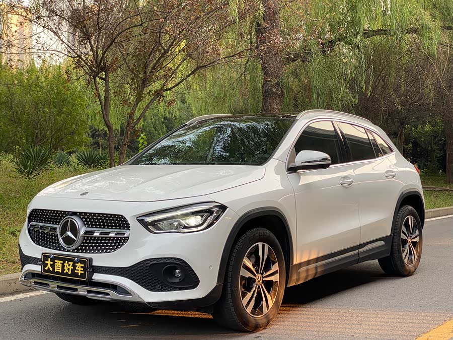 2023 Mercedes-Benz GLA 220
