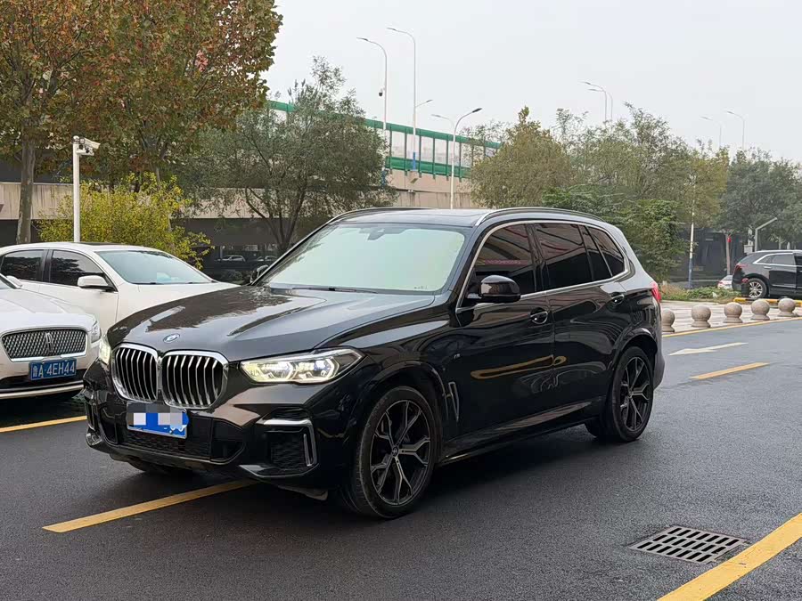 BMW X5 2022 xDrive 40Li M Sport Package