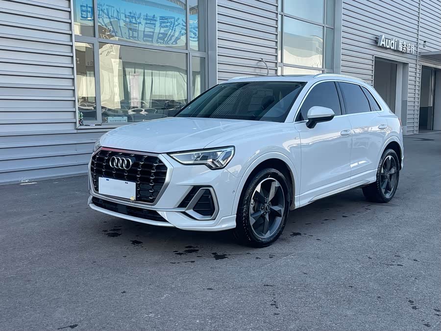 Audi Q3 2023 35 TFSI Fashion Dynamic (1.4T)