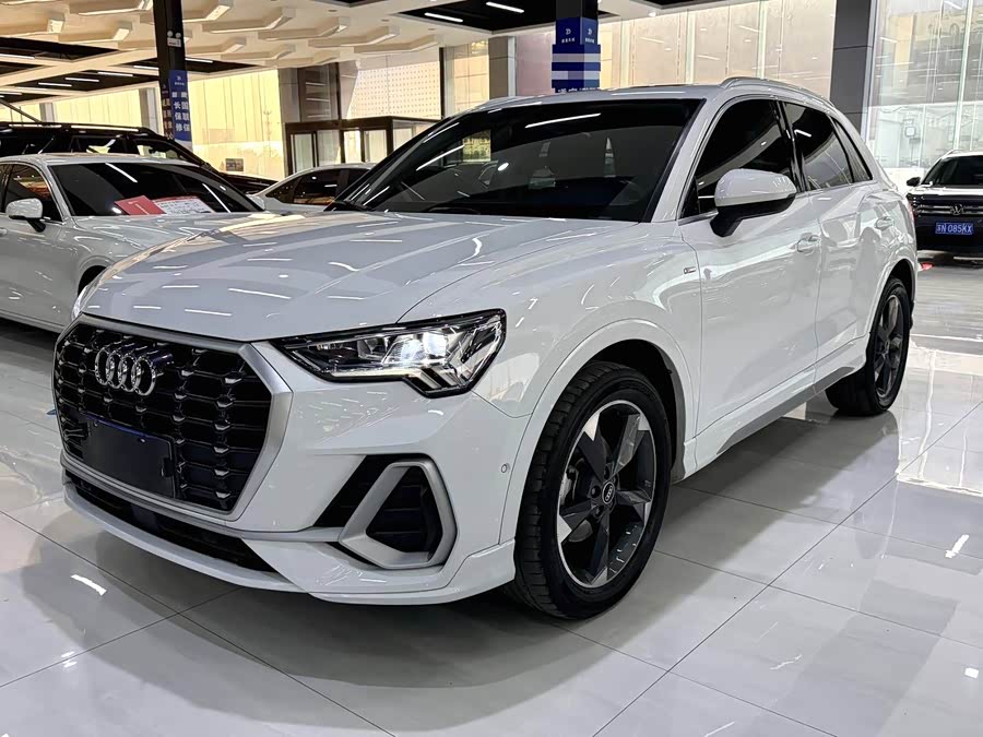 Audi Q3 2022 35 TFSI Fashion Dynamic Edition