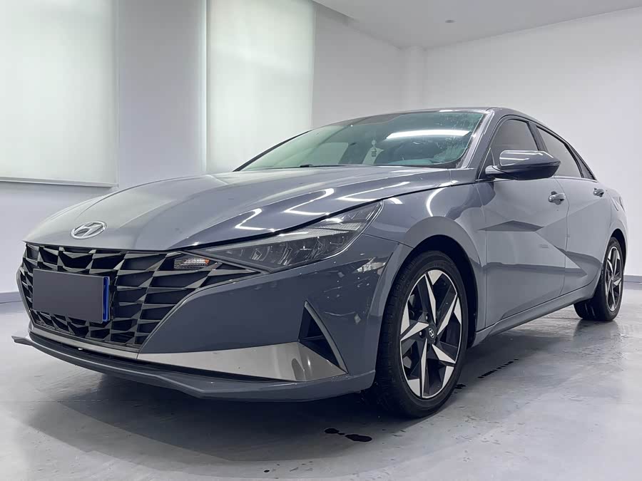 Hyundai Elantra 2021 1.5L CVT LUX Premium Edition