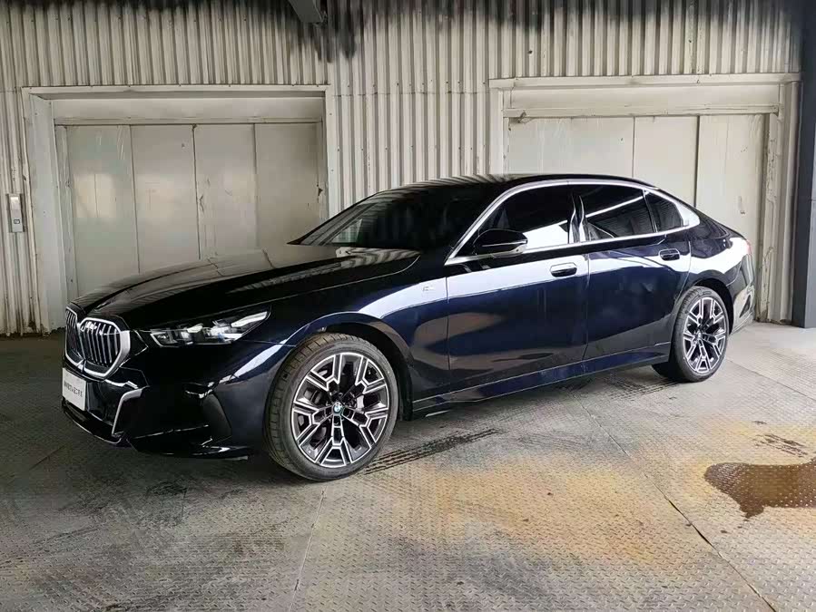 2024 BMW 5 Series 530Li Luxury M Sport Package