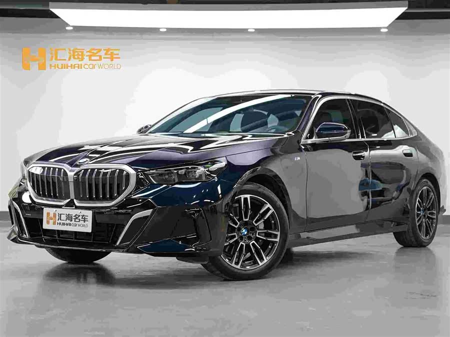 2025 BMW 5 Series 530Li Leading Edition M Sport Package