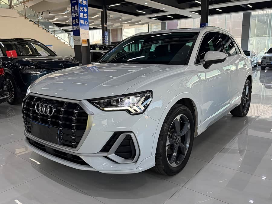 Audi Q3 2022 35 TFSI Fashion Dynamic Edition