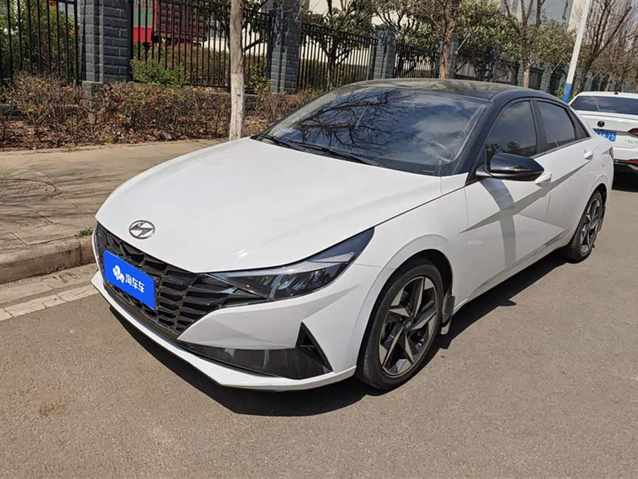 Hyundai Elantra 2021 1.5L CVT LUX Premium Edition
