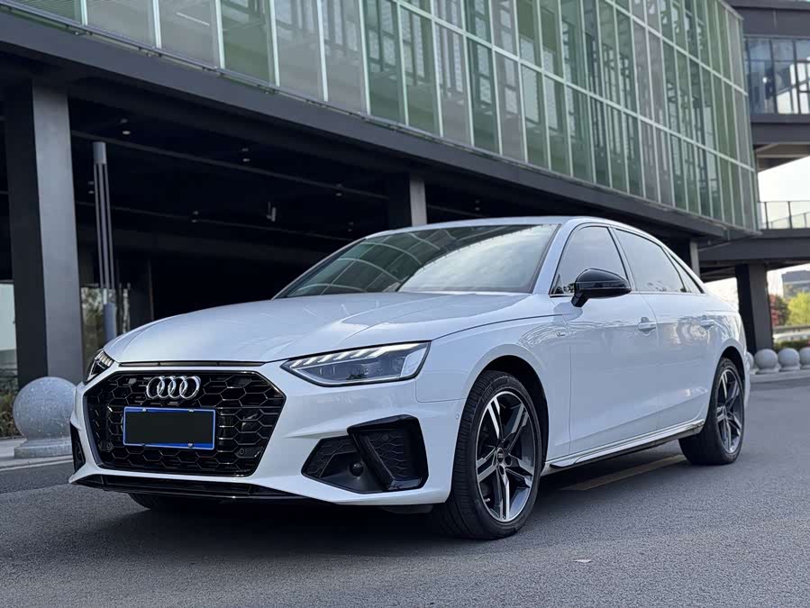 Audi A4L 2022 40 TFSI Luxury Dynamic