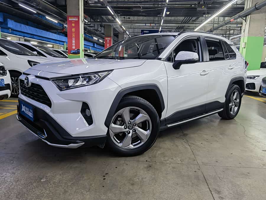RAV4 2021 2.0L CVT 2WD Fashion Plus Edition