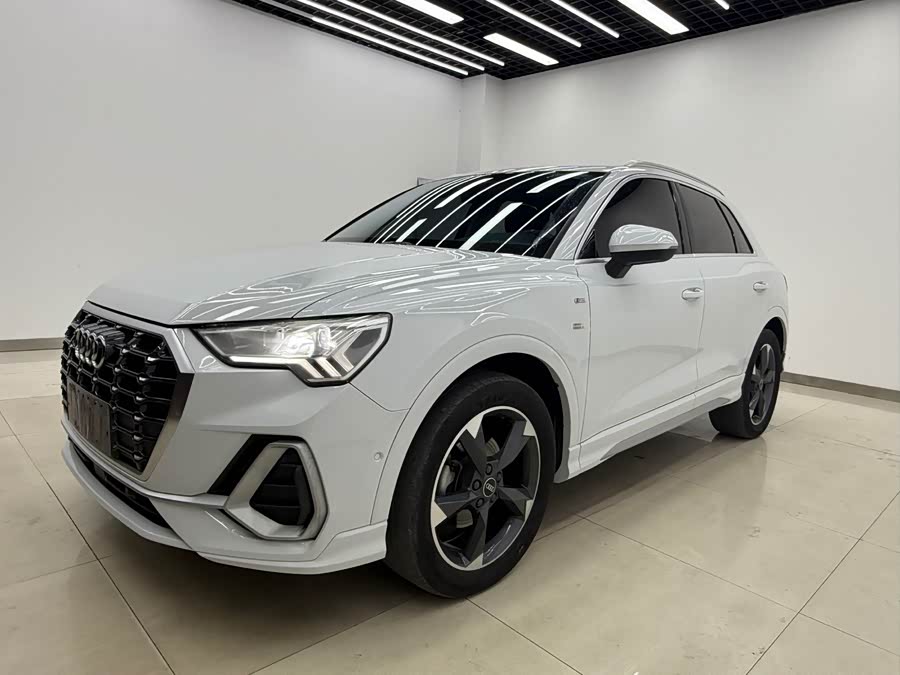 Audi Q3 2022 35 TFSI Fashion Dynamic Edition