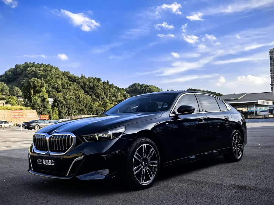 2024 BMW 5 Series 530Li Leading Edition M Sport Package