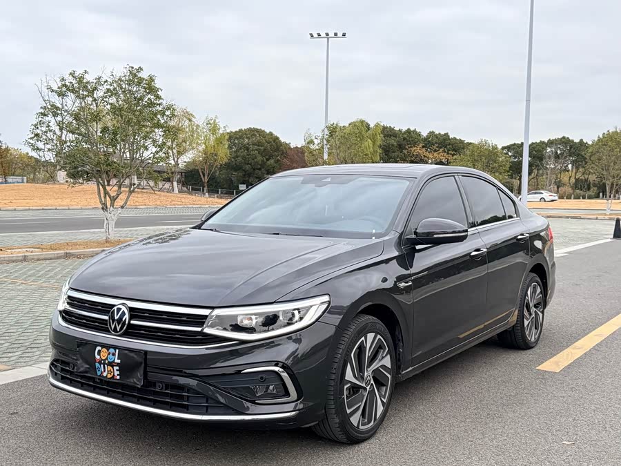 2023 Volkswagen Bora 300TSI DSG Premium Edition