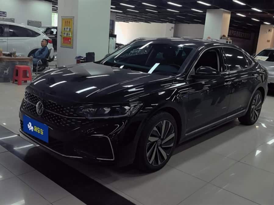 2023 Passat Facelift 330TSI Starry Sky Luxury Edition