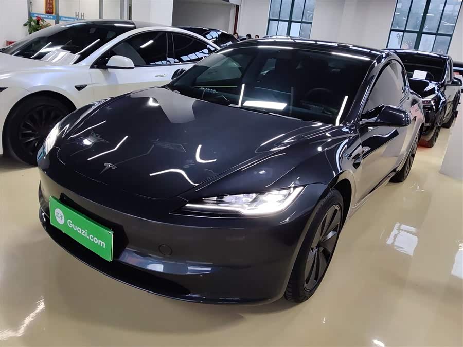 Model 3 2025 Rear-Wheel Drive