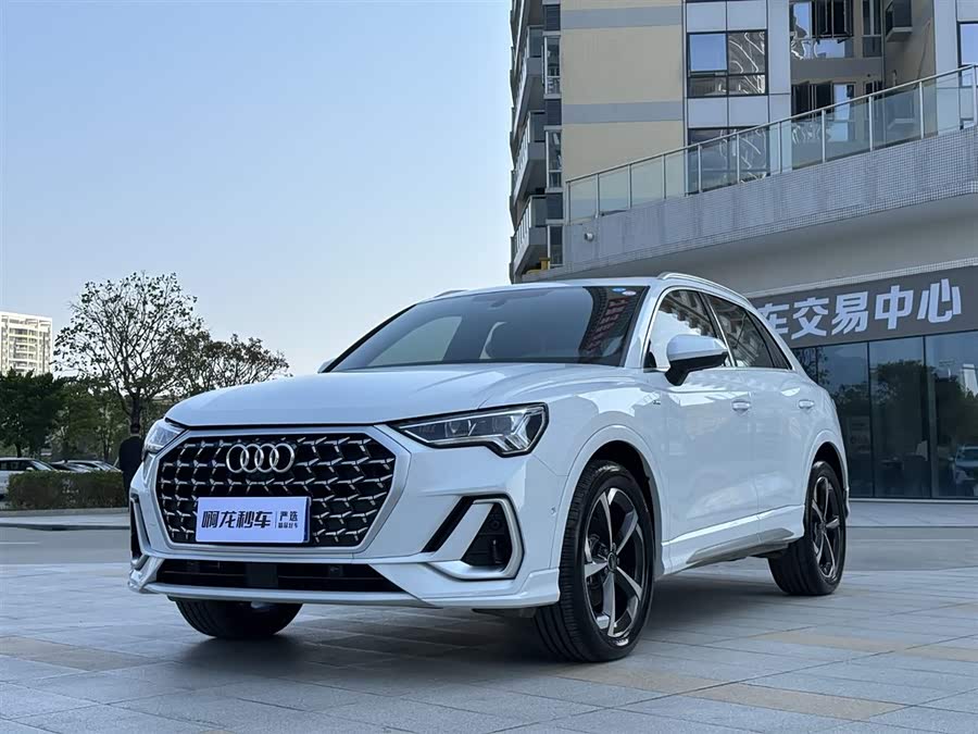 Audi Q3 2024 35 TFSI Fashion Dynamic Edition