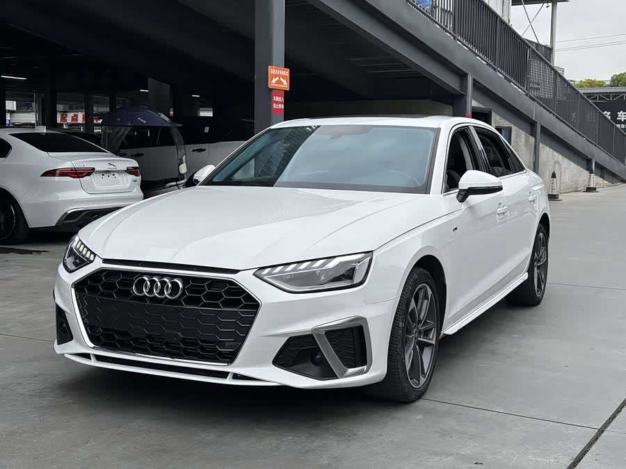 Audi A4L 2022 40 TFSI Fashion Dynamic Edition