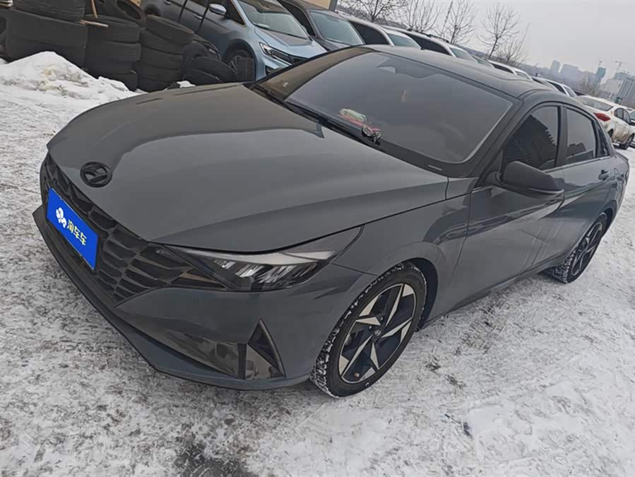Hyundai Elantra 2022 1.5L CVT LUX Premium Edition