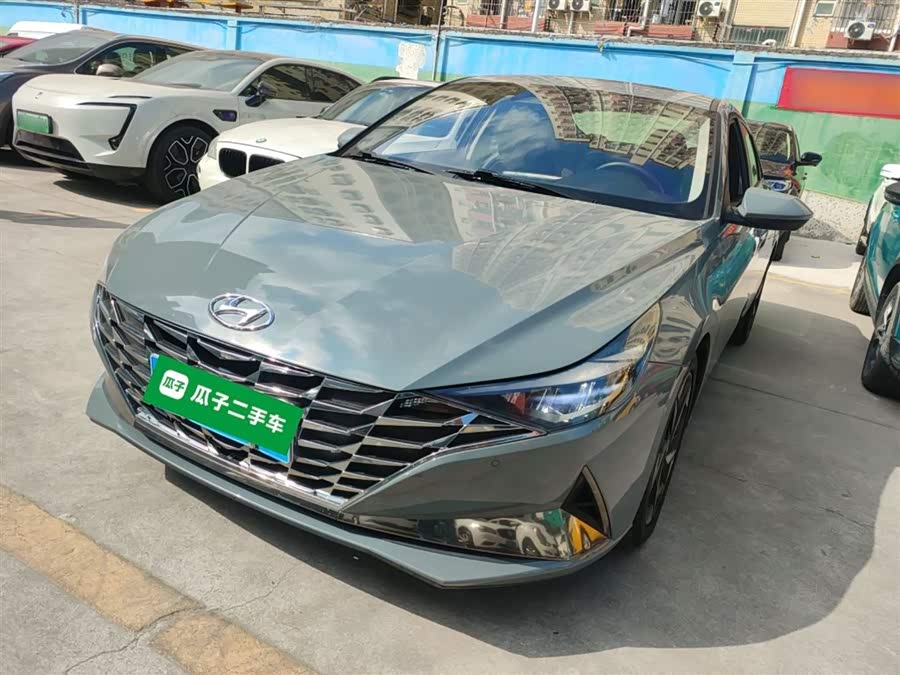 Hyundai Elantra 2021 1.5L CVT LUX Premium Edition