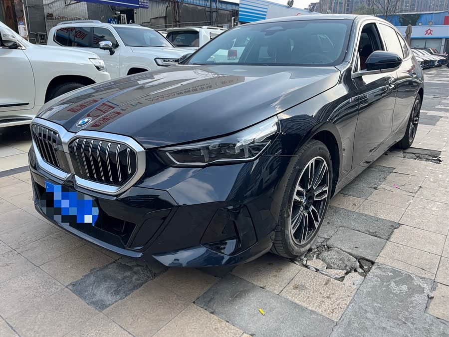 2026 BMW 5 Series 530Li Leading Edition M Sport Package