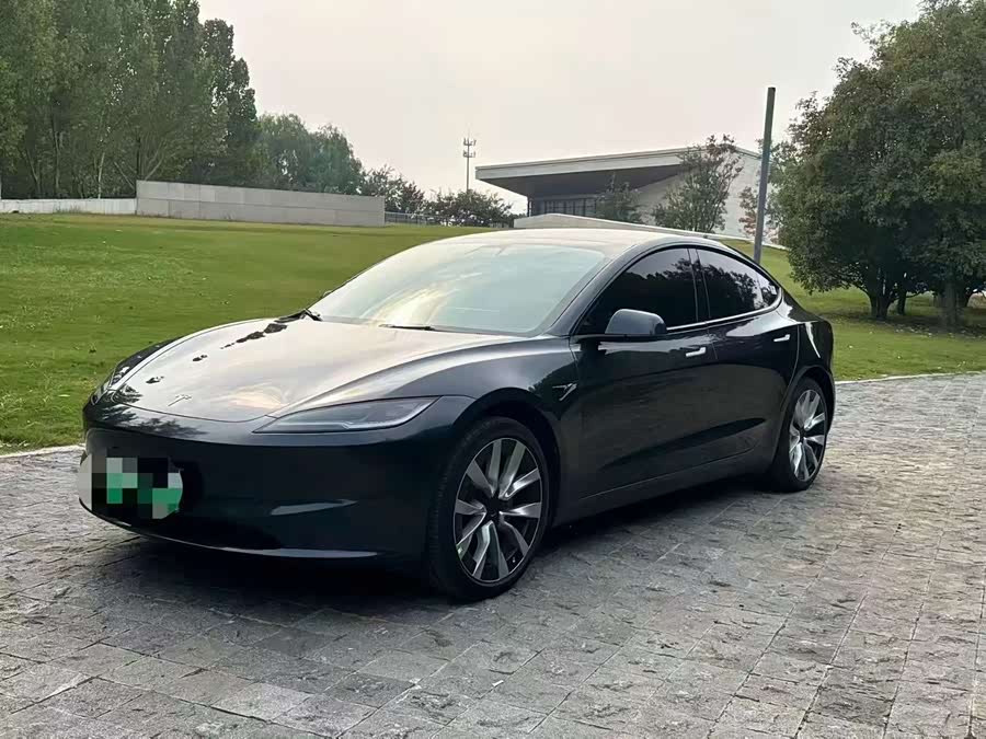 Model 3 2025 Rear-Wheel Drive