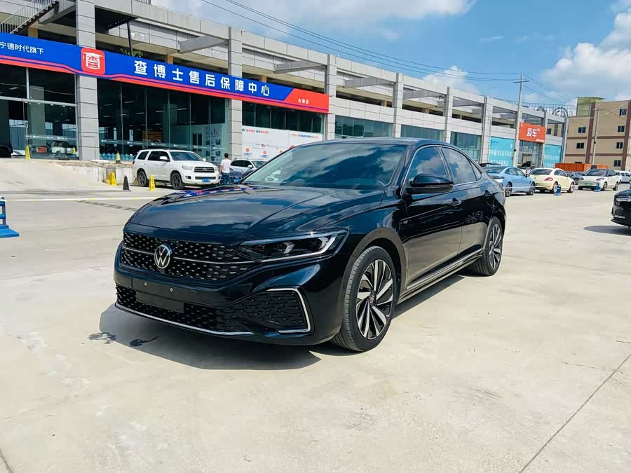 2022 Volkswagen Passat 330TSI Starry Sky Luxury Edition