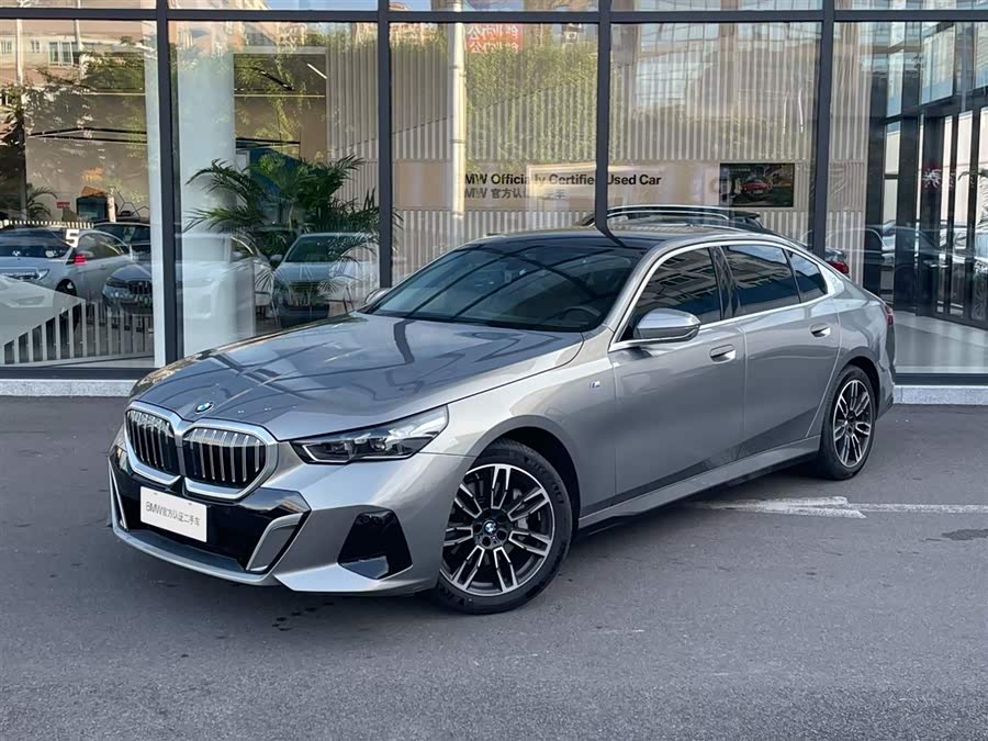 2024 BMW 5 Series 530Li Leading Edition M Sport Package