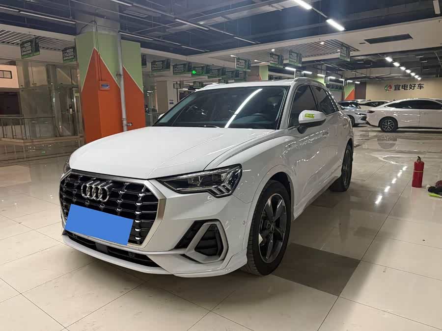 Audi Q3 2022 35 TFSI Fashion Dynamic Edition