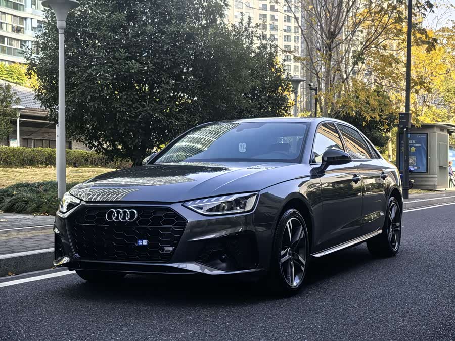 Audi A4L 2022 40 TFSI Luxury Dynamic