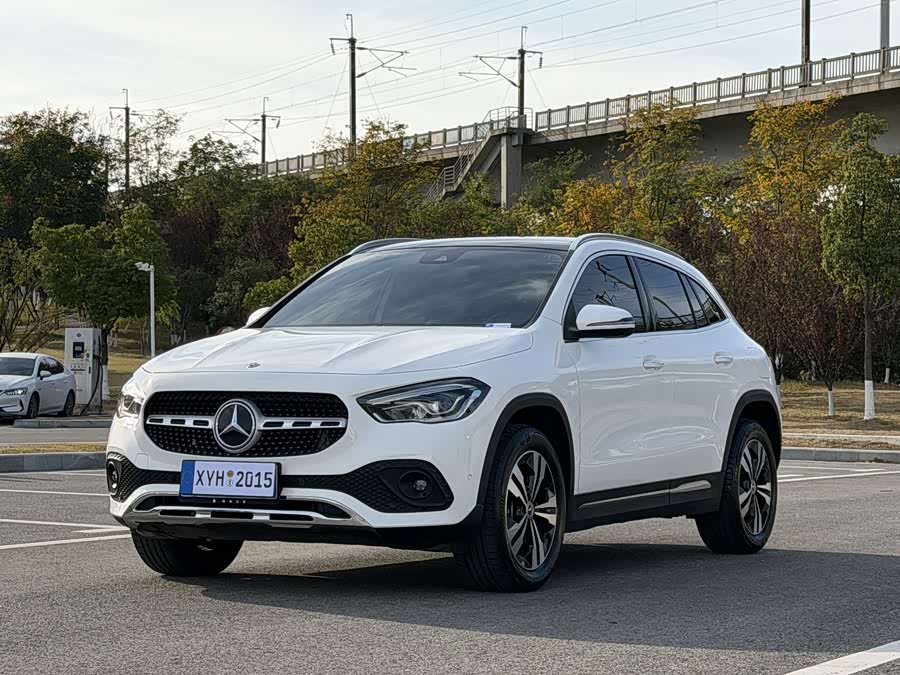 2023 Mercedes-Benz GLA 220