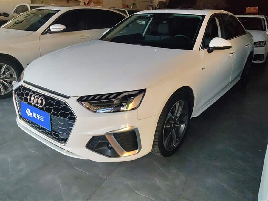 Audi A4L 2022 40 TFSI Fashion Dynamic Edition