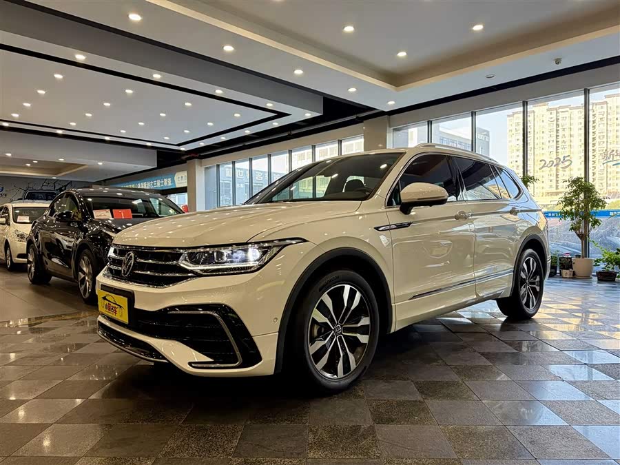 Tiguan L 2023 330TSI Automatic 2WD R-Line Premium Edition