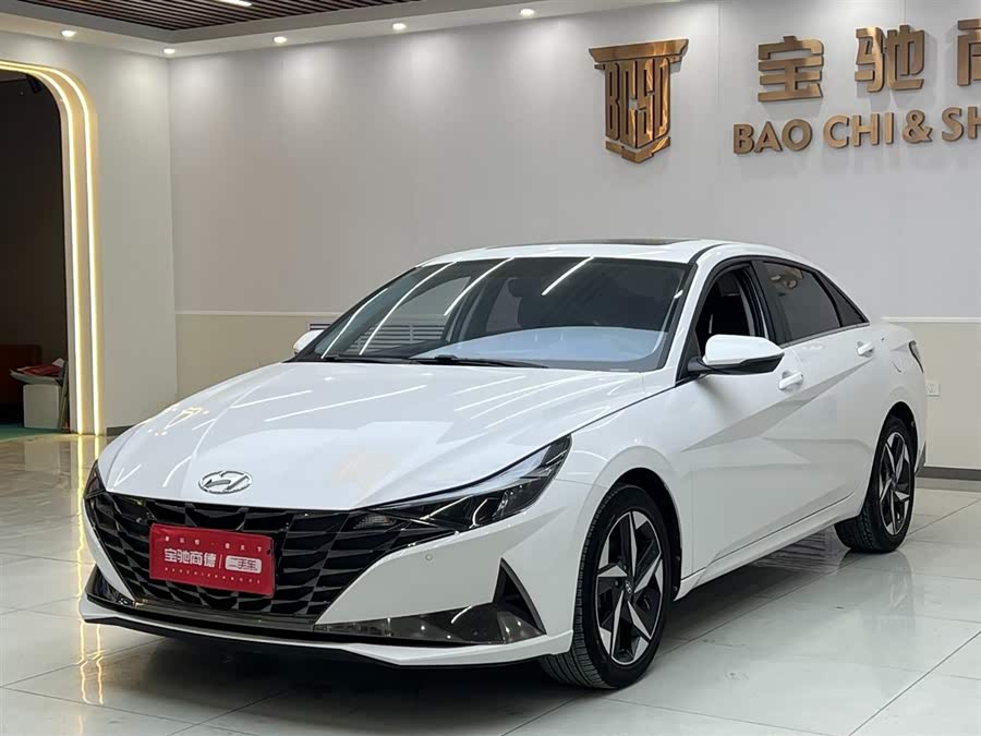 Hyundai Elantra 2021 1.5L CVT LUX Premium Edition
