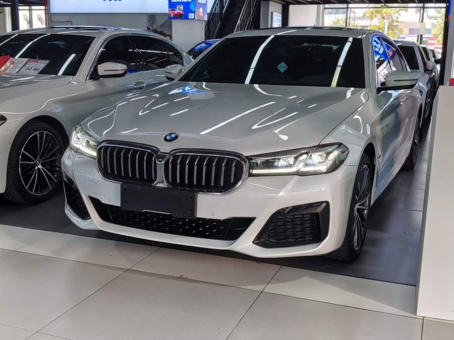 2022 BMW 5 Series 530Li Leading Edition M Sport Package