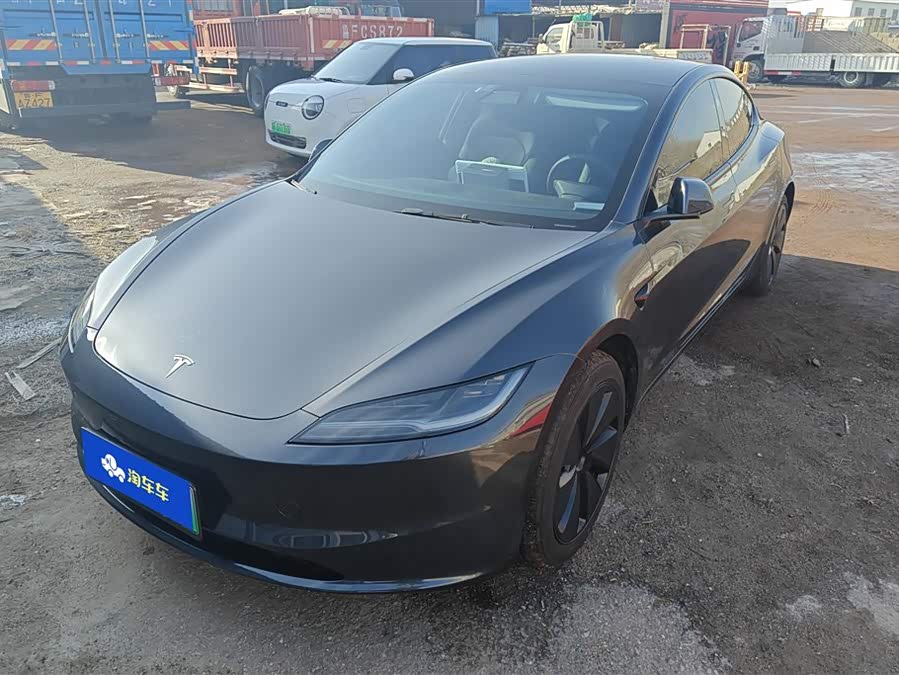 Model 3 2025 Rear-Wheel Drive