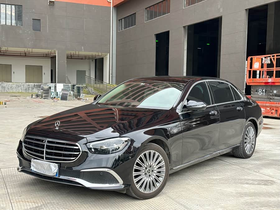 Mercedes-Benz E-Class 2023 E 300 L Fashion Edition