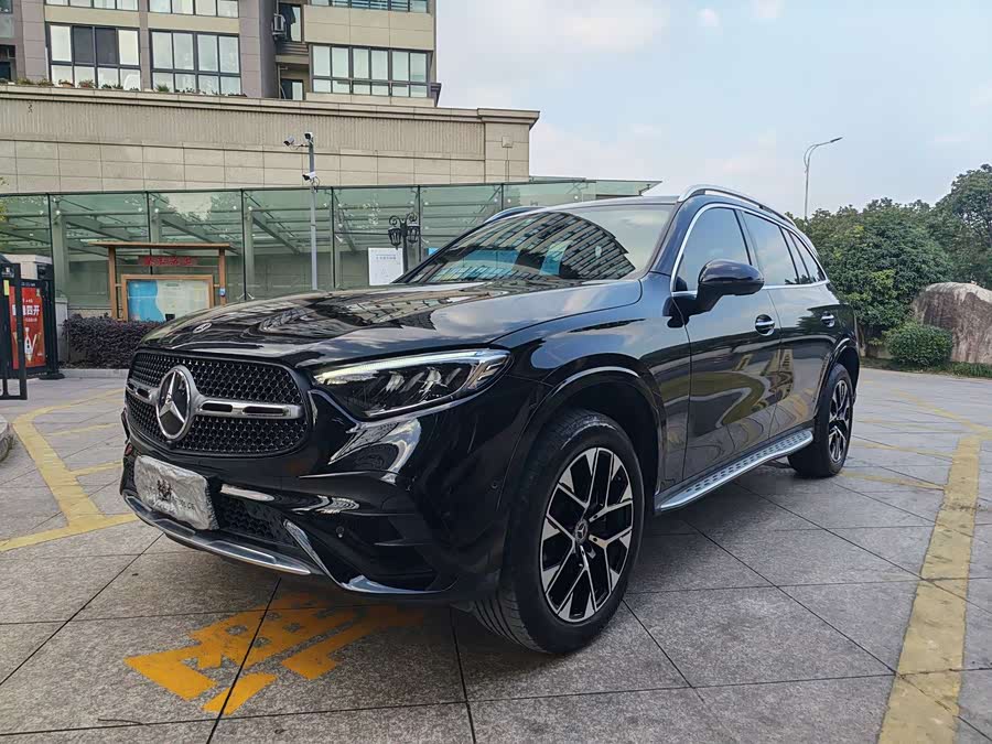 2023 Mercedes-Benz GLC 260 L 4MATIC Luxury 7-seater