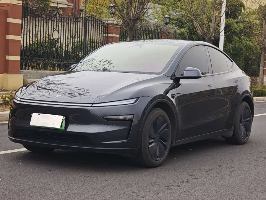 Model Y 2025 Rear-Wheel Drive