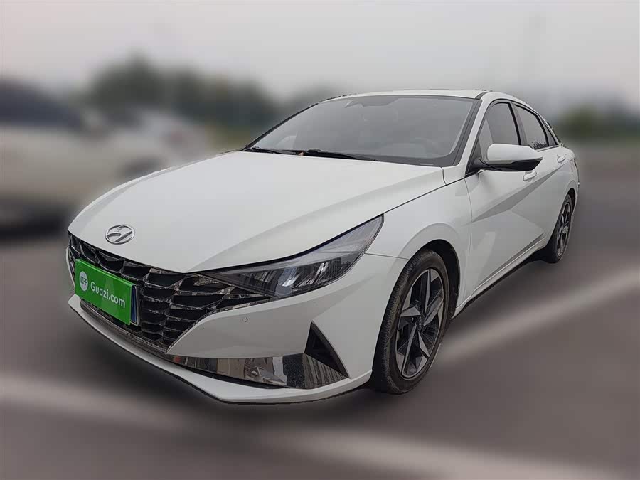 Hyundai Elantra 2022 1.5L CVT LUX Premium Edition