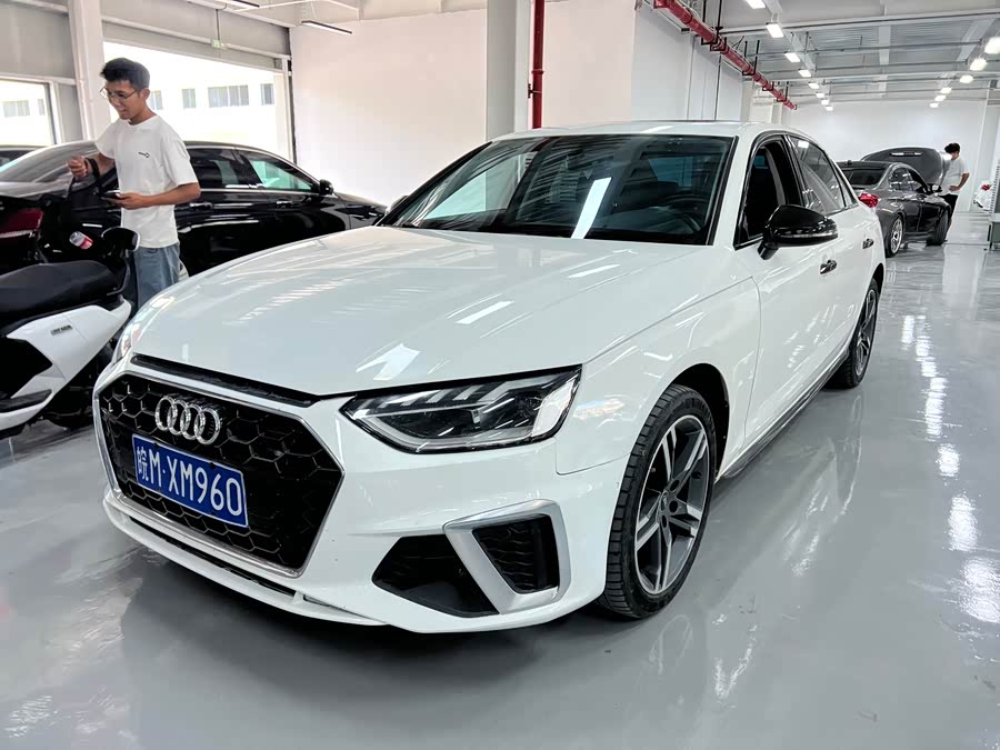 Audi A4L 2023 40 TFSI Luxury Dynamic