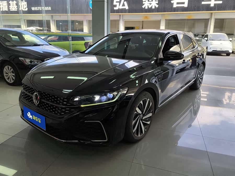 2022 Volkswagen Passat 330TSI Starry Sky Elite Edition