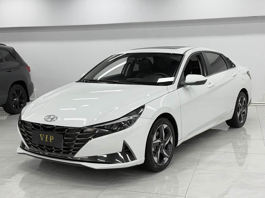 Hyundai Elantra 2022 1.5L CVT LUX Premium Edition