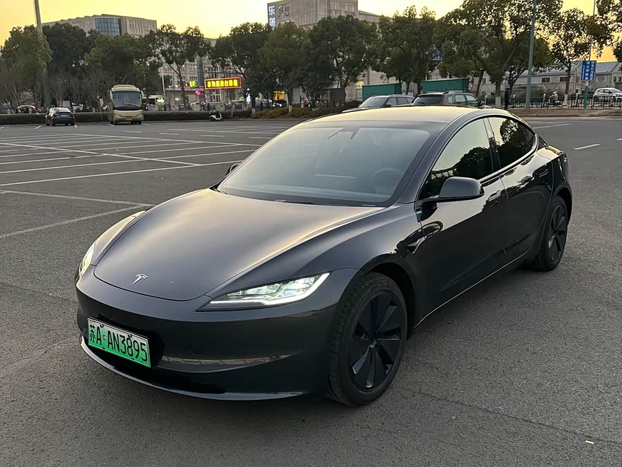 Model 3 2025 Rear-Wheel Drive