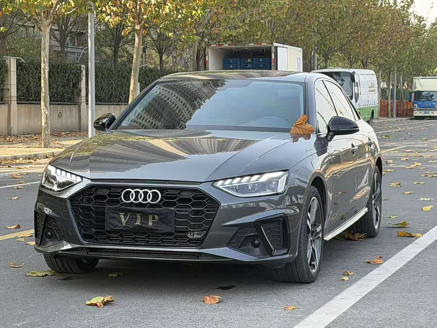 Audi A4L 2023 40 TFSI Luxury Dynamic