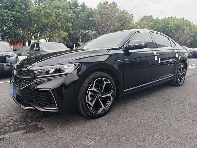 2022 Volkswagen Passat 330TSI Starry Sky Luxury Edition