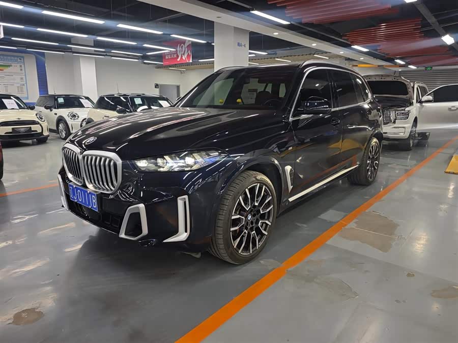 2023 BMW X5 xDrive 40Li M Sport Package