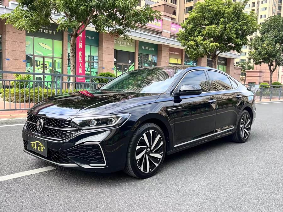 2022 Volkswagen Passat 330TSI Starry Sky Luxury Edition