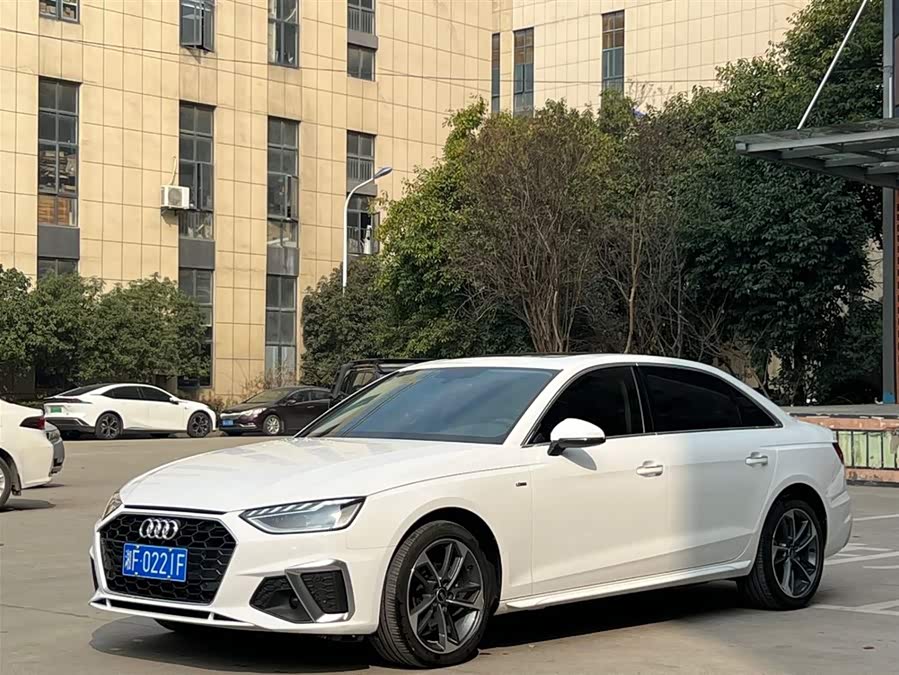 Audi A4L 2022 40 TFSI Fashion Dynamic Edition