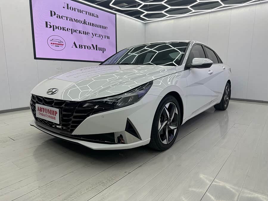 Hyundai Elantra 2021 1.5L CVT LUX Premium Edition