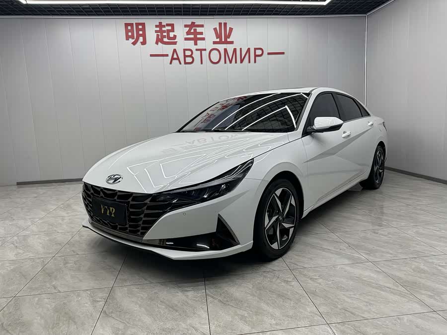 Hyundai Elantra 2022 1.5L CVT LUX Premium Edition